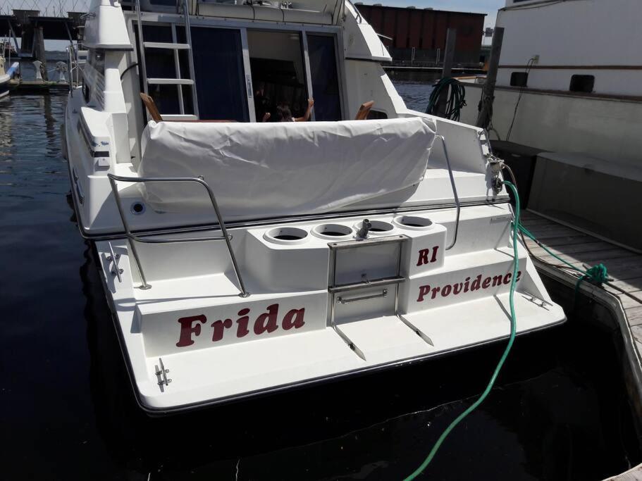 Yacht Stay Providence Marina Dış mekan fotoğraf