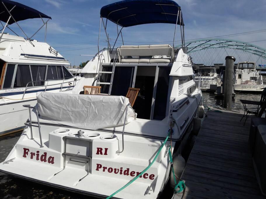 Yacht Stay Providence Marina Dış mekan fotoğraf
