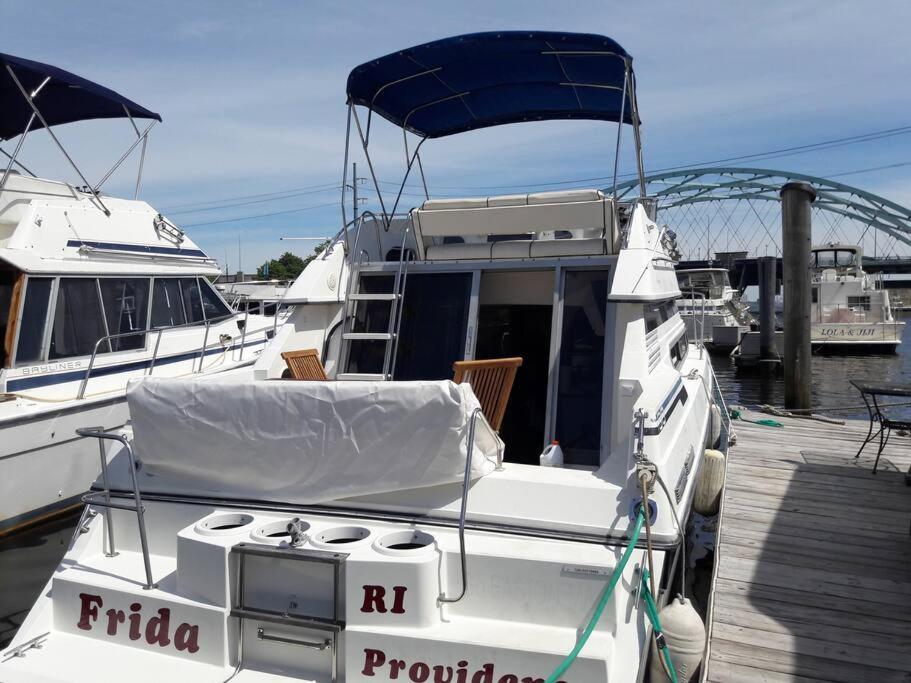 Yacht Stay Providence Marina Dış mekan fotoğraf